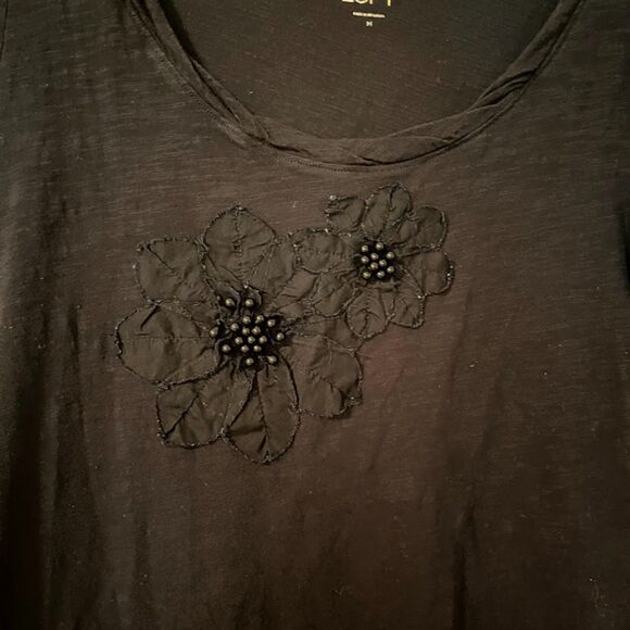 LOFT Black Cotton Tee Boho Minimalist Floral Embroidered Top Casual Chic M - Picture 5 of 5